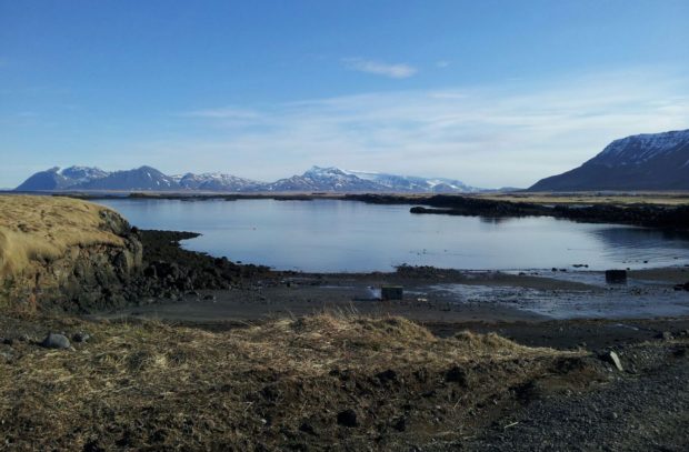 Höfðavík á fallegum vordegi.